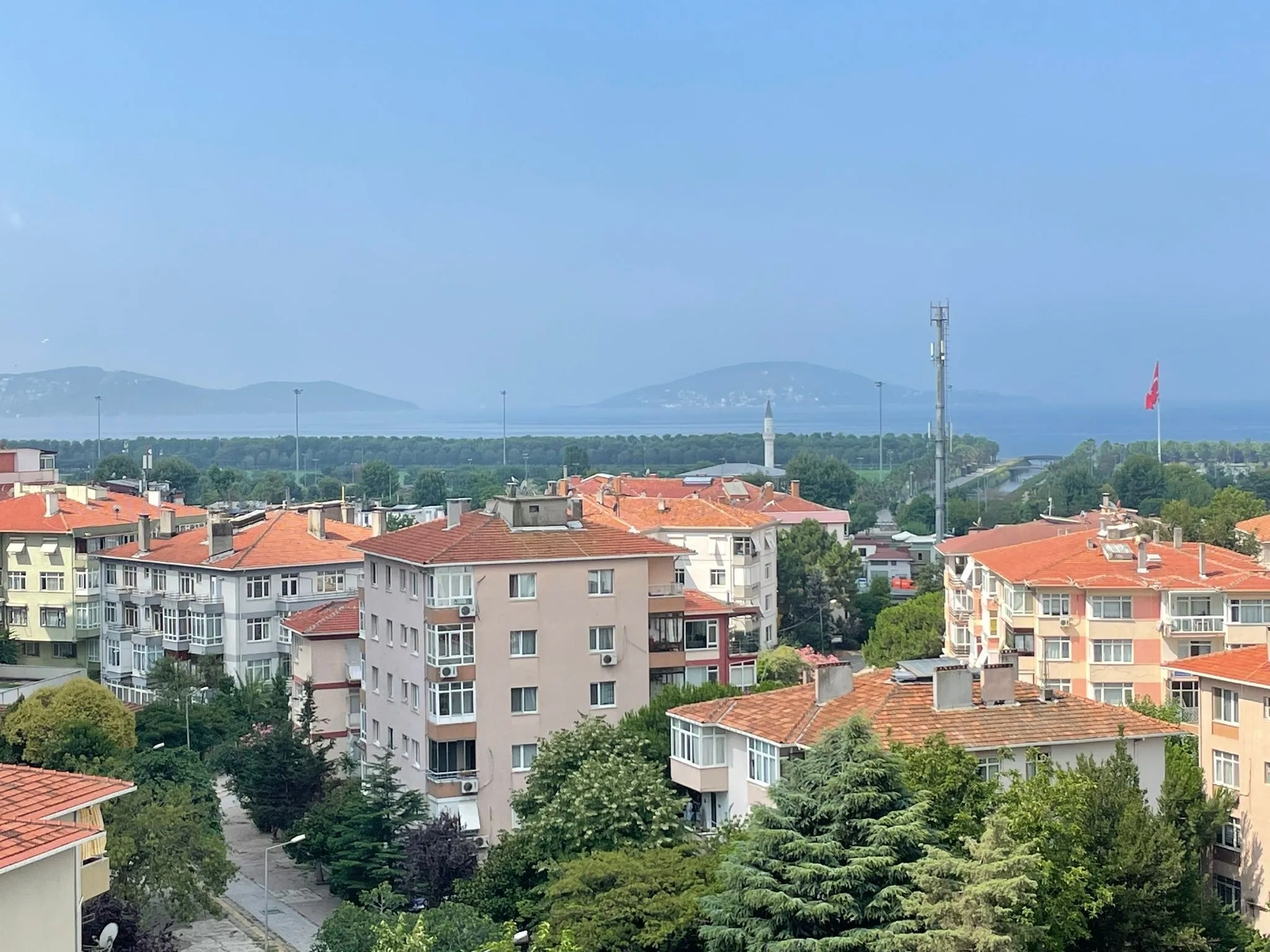 ÜÇEL BOSTANCI'DAN SÜREYYA PLAJINDA ŞÖMİNELİ EBEVEYNLİ DENİZ MANZ.!!