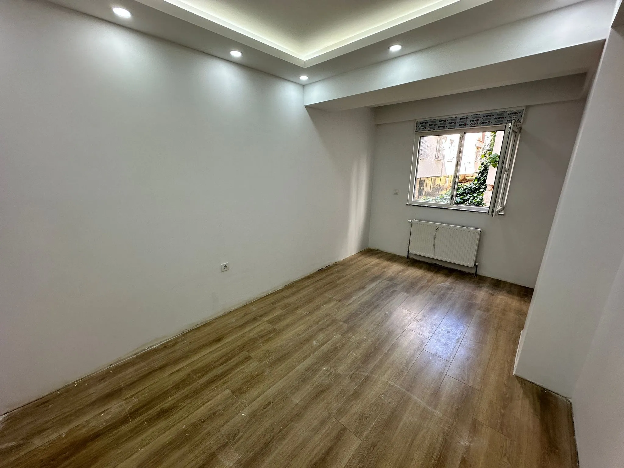 ÜÇEL BOSTANCI'DAN İDEALTEPE SAHİLE YAKIN GENİŞ ULTRA LÜX 3+1!!!