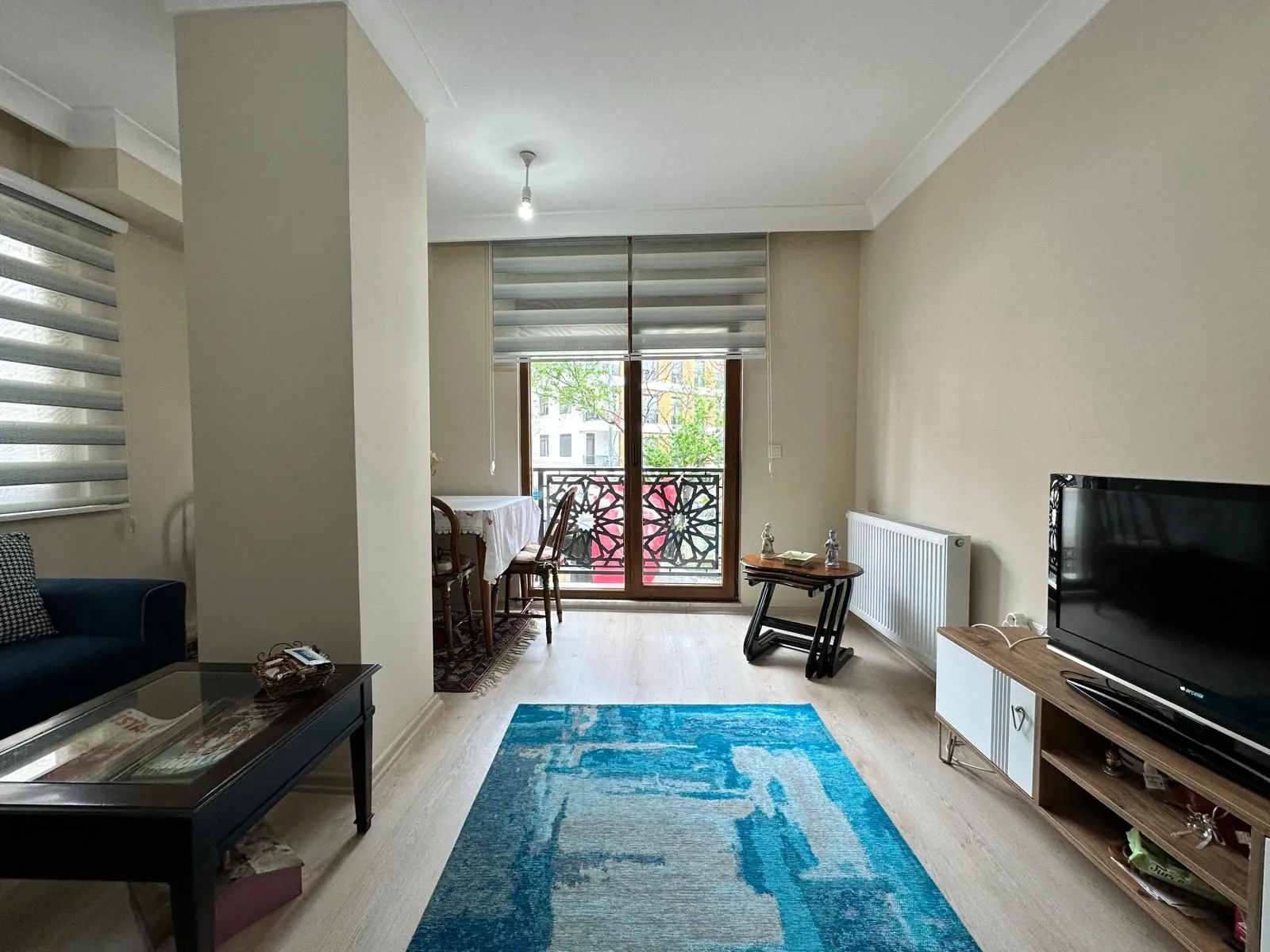 ÜÇEL BOSTANCI'DAN İDEALTEPE SAHİLE YAKIN AYRI MUTFAKLI GENİŞ 1+1